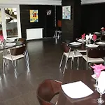 Vandia Hotel 3*